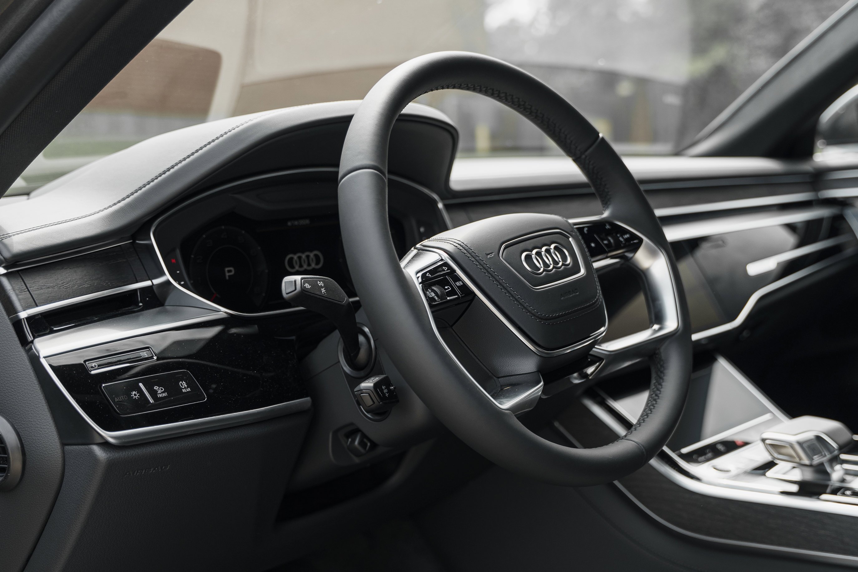 New 2026 Daytona Gray Pearl Effect Audi  image 9