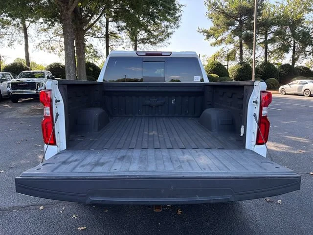 Used 2020 SUMMIT WHITE Chevrolet RST image 18
