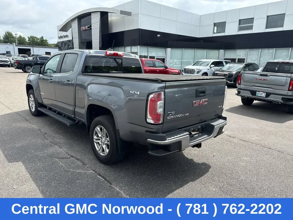 Used 2020 Gray GMC 4WD SLE image 3