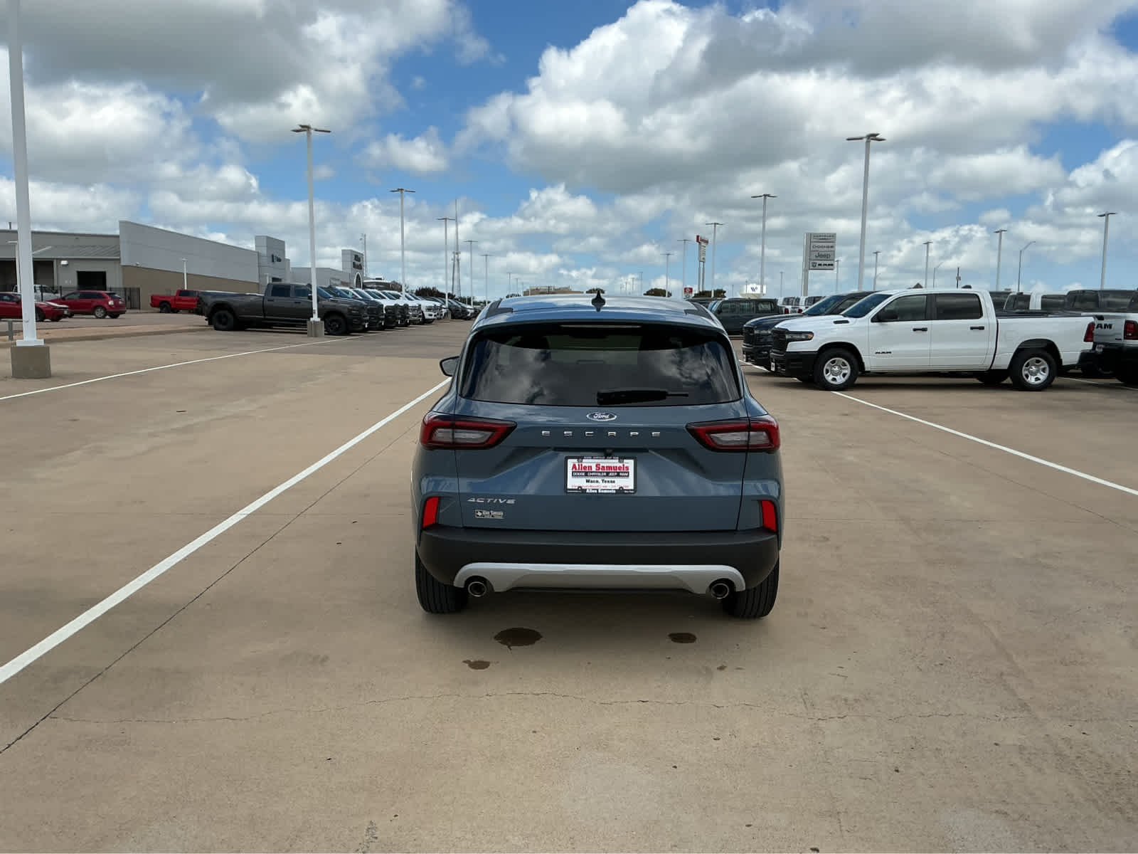 Used 2024 Vapor Blue Metallic Ford Active image 7