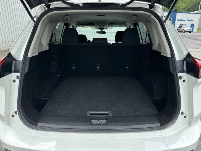 Used 2024 White Nissan S image 21