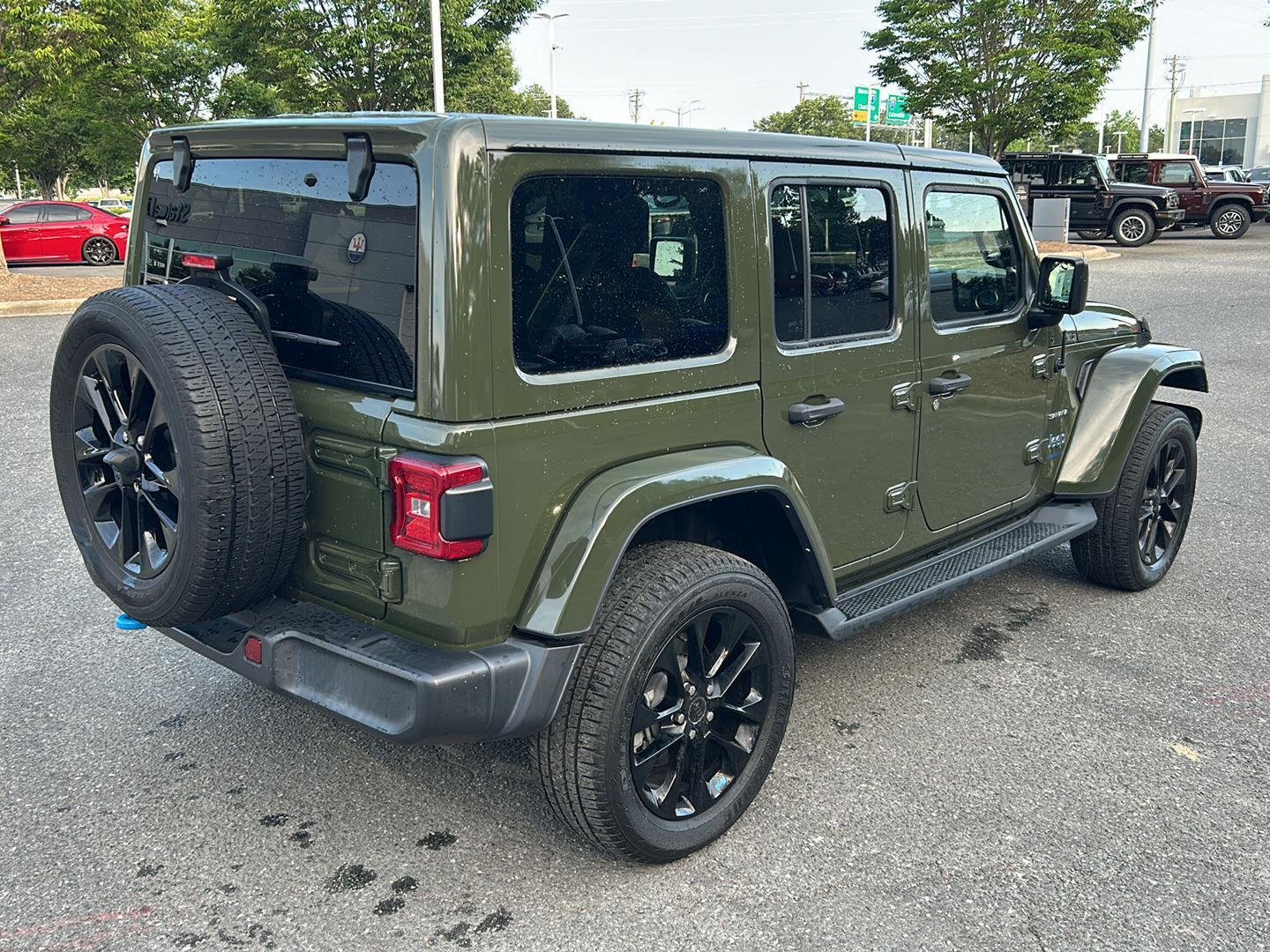 Used 2023 Sarge Green Clearcoat Jeep Sahara image 5