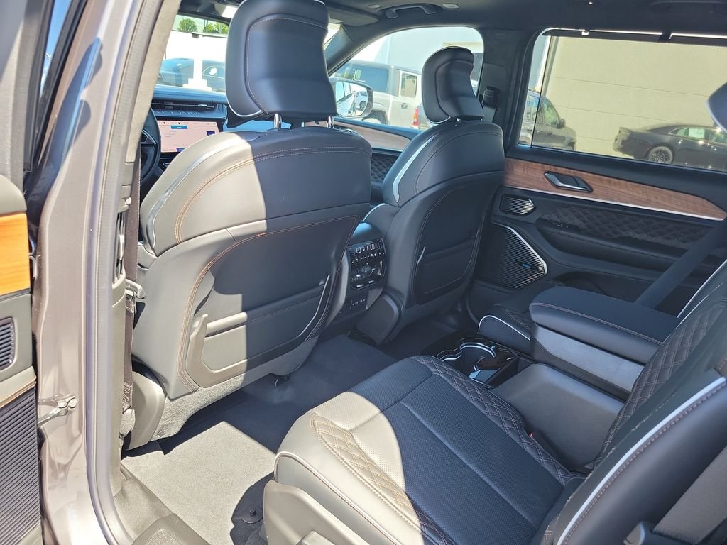New 2026 Baltic Gray Metallic Clear-Coat Exterior Paint Jeep Summit image 11