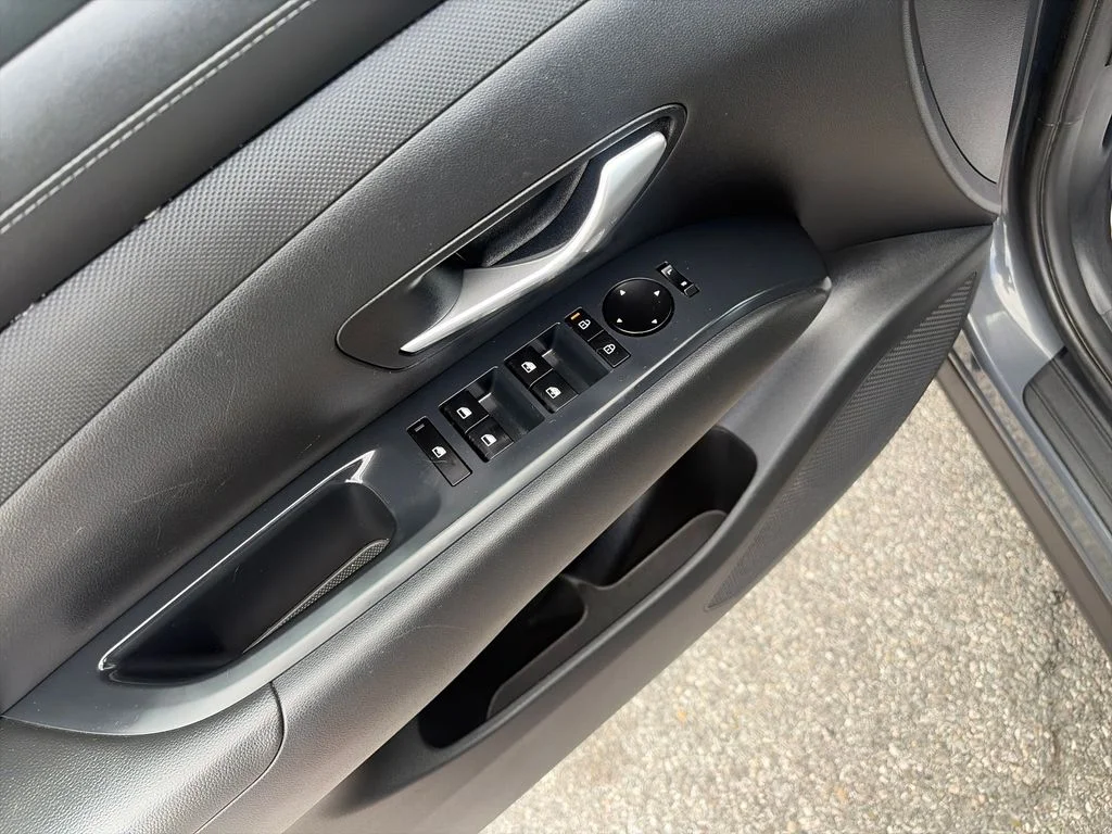 Used 2025 Gray Hyundai SEL image 12