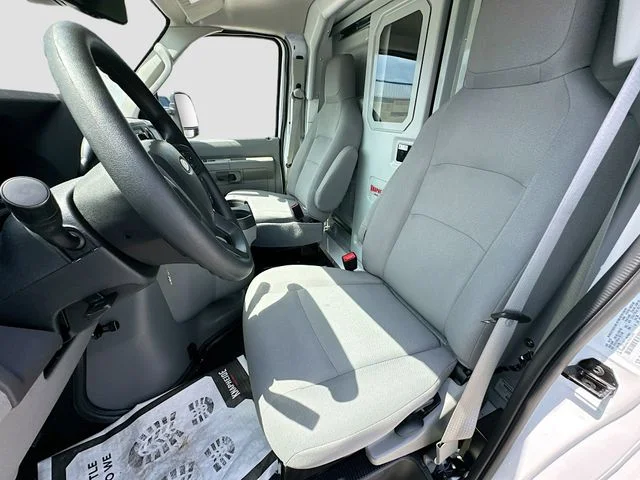 New 2026 Oxford White Ford Base image 13