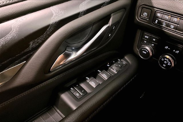 Used 2023 Onyx Black GMC Denali image 39