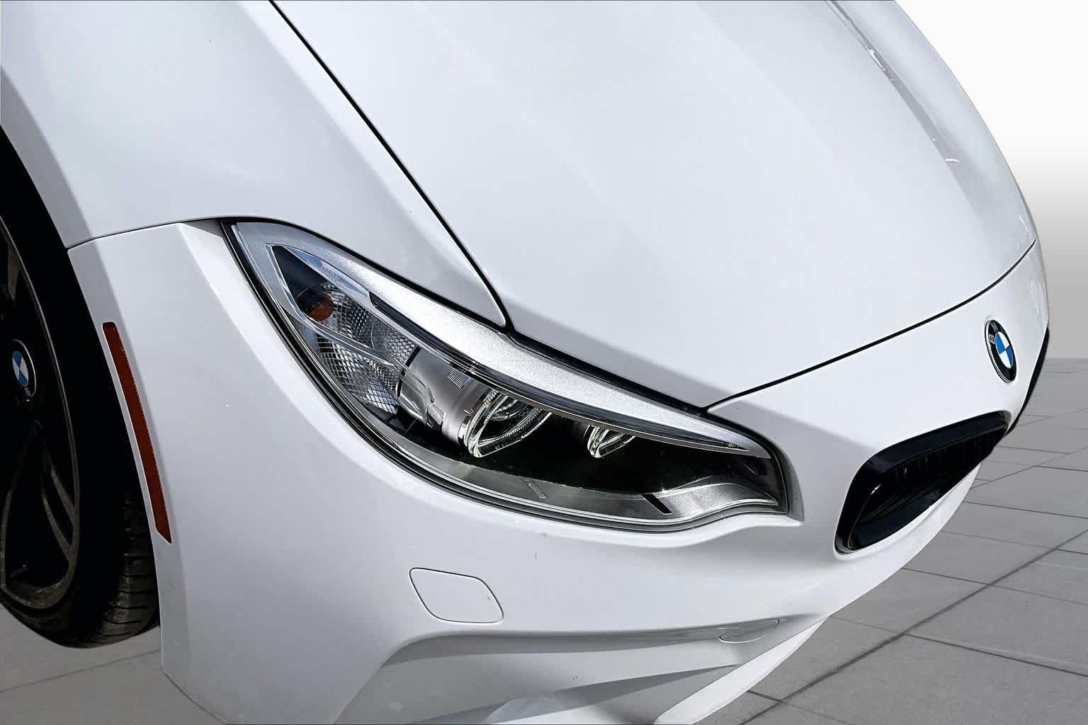 Used 2017 Alpine White BMW  image 24