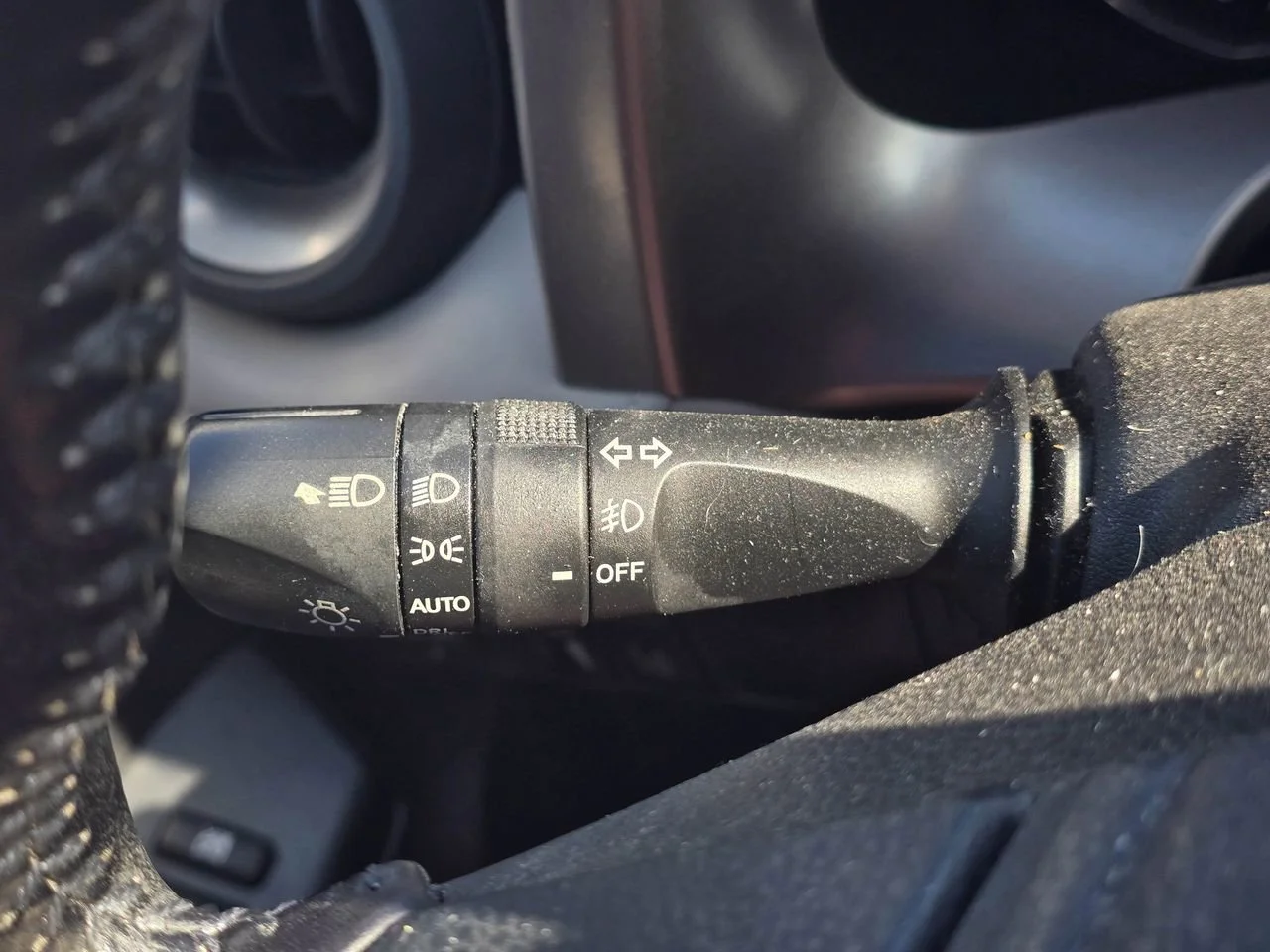 Used 2016 Gray Toyota XLE image 18