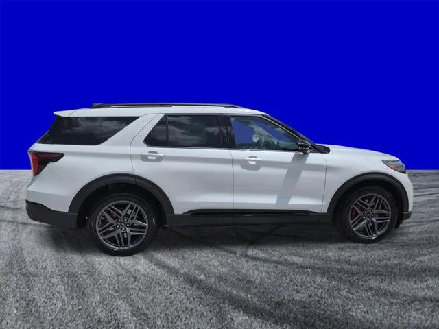 New 2026 Star White Metallic Tri-Coat Ford ST image 3
