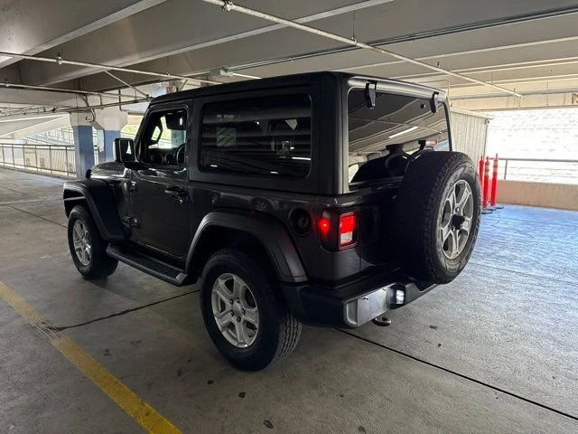 Used 2020 Gray Jeep Sport S image 4