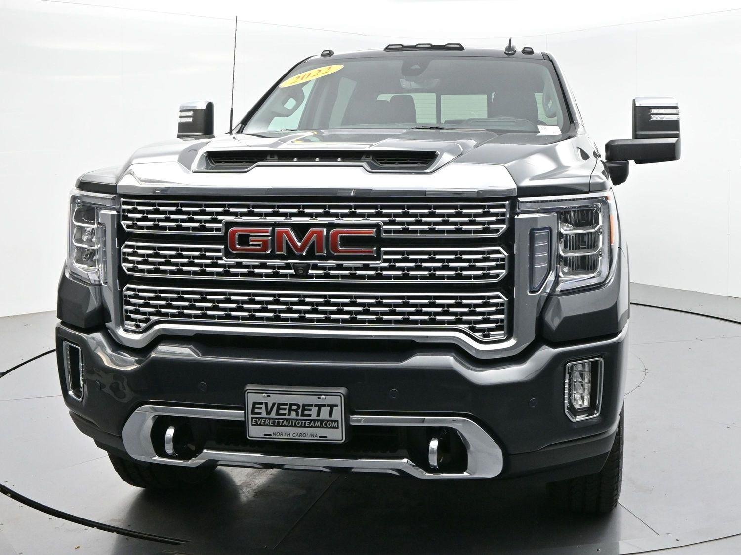 Used 2022 Hunter Metallic GMC Denali image 2