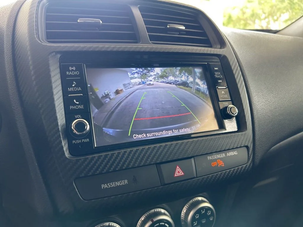 Used 2024 Gray Mitsubishi  image 9