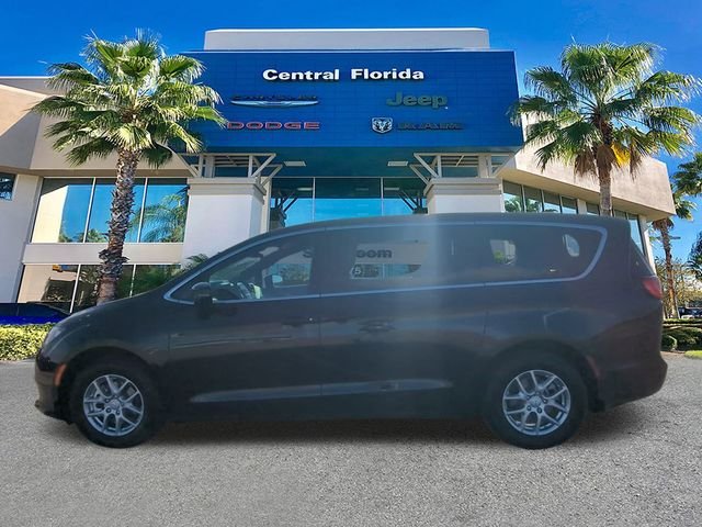 New 2026 Diamond Black Crystal Pearl-Coat Exterior Paint Chrysler LX image 8