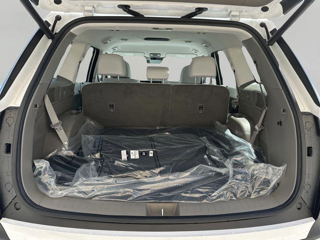 New 2026 Creamy White Pearl Hyundai SEL FWD image 23