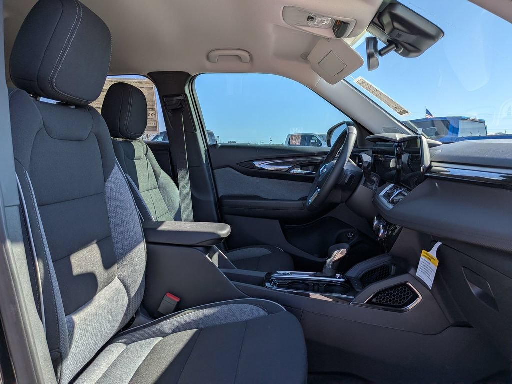 New 2026 Mosaic Black Metallic Chevrolet LT image 30
