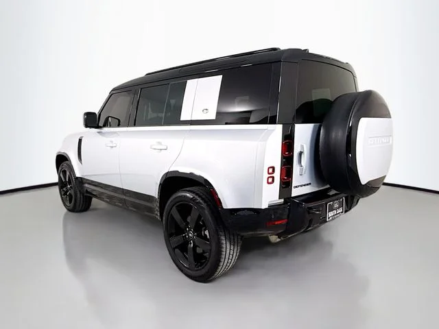 Used 2024 Hakuba Silver Metallic Land Rover X-Dynamic SE image 7