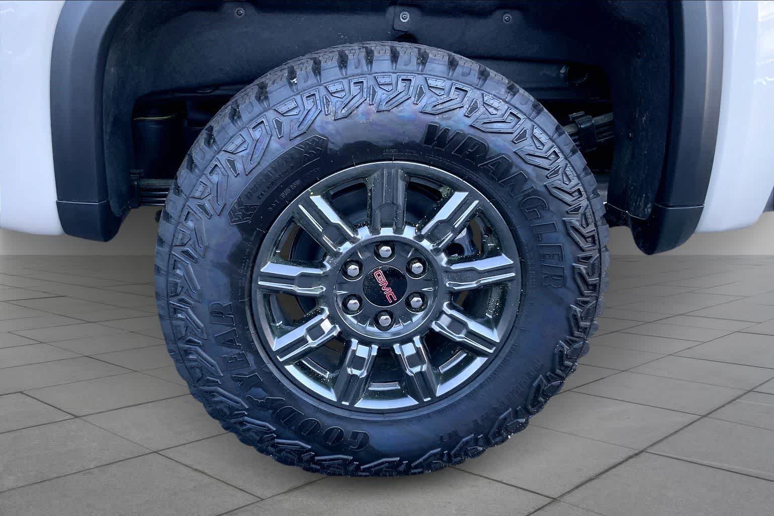 2026 GMC Sierra 1500 AT4X - Photo 11