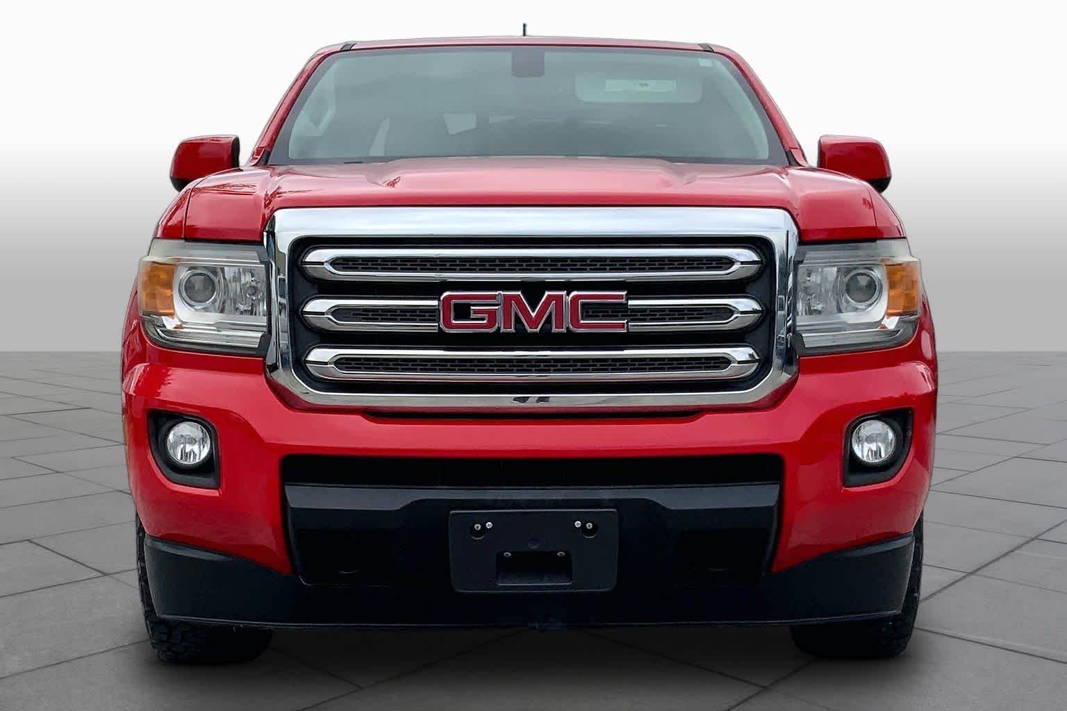 Used 2017 Cardinal Red GMC 4WD SLE image 4