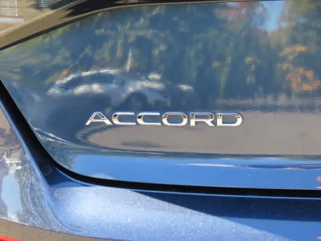 Certified Used 2025 Canyon River Blue Metallic Honda EX-L image 7