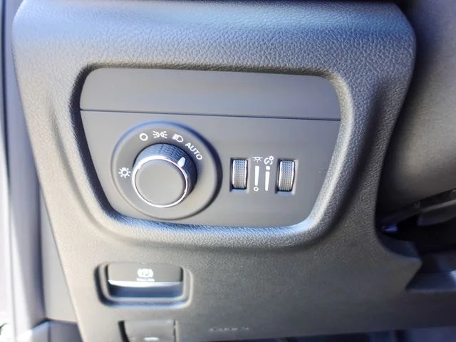 New 2026 Baltic Gray Metallic Clearcoat Jeep Altitude image 16