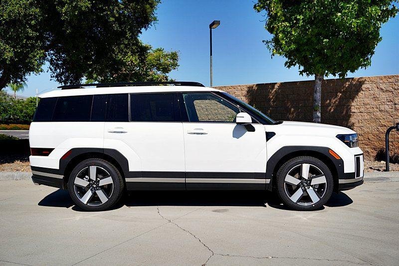 2025 Hyundai Santa Fe Limited - Photo 7