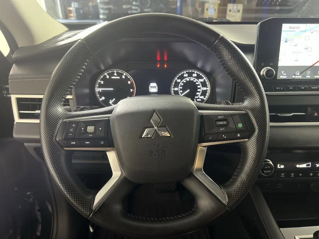 Used 2024 Gray Mitsubishi SE image 11