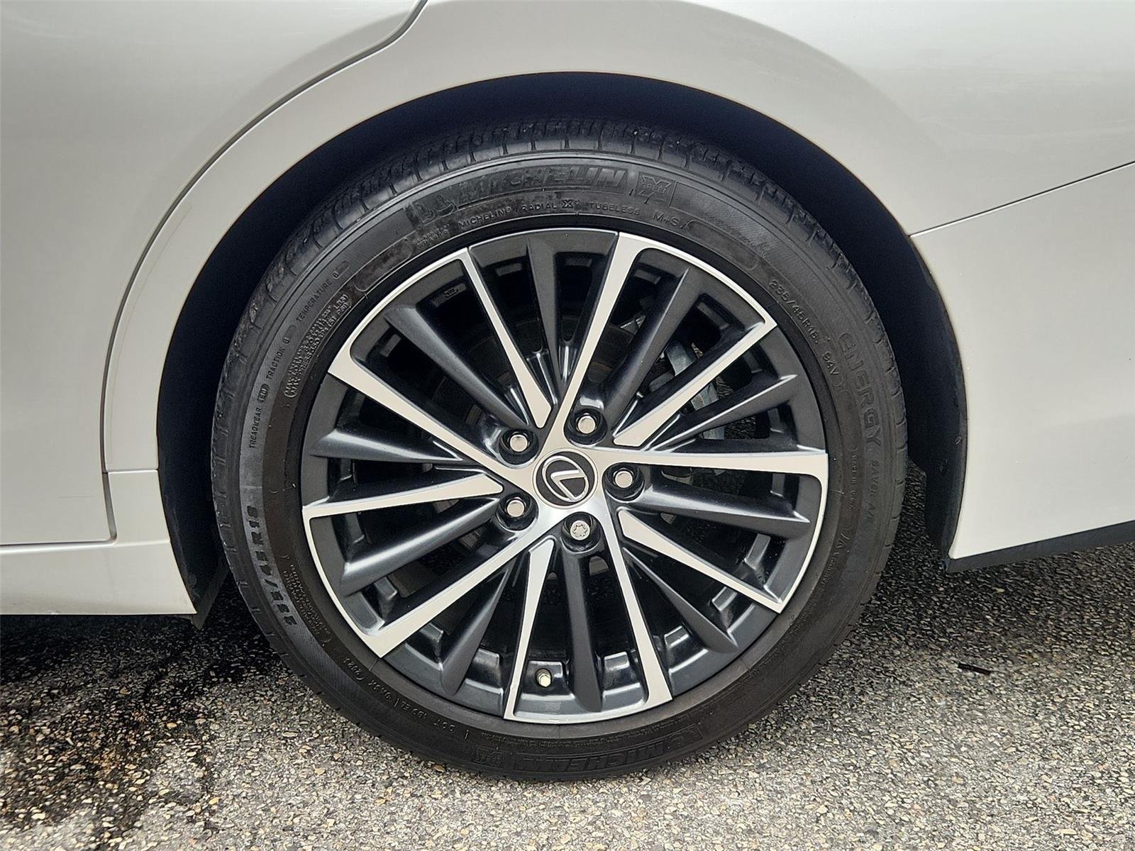 Used 2024 White Lexus ES 350 image 32