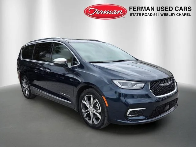 2024 Chrysler Pacifica Pinnacle's photo
