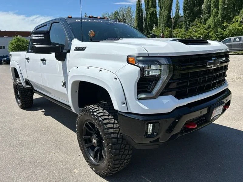 2026 Chevrolet Silverado 2500HD LTZ - Photo 3