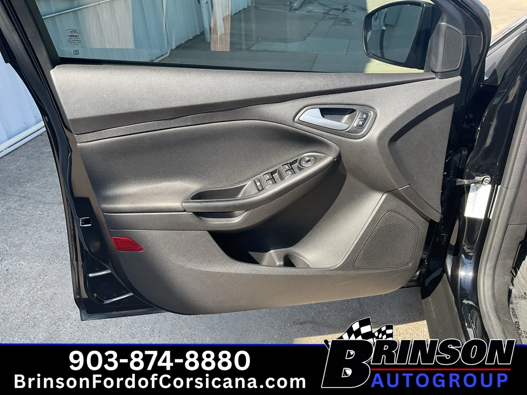 Used 2018 Shadow Black Ford SEL image 21