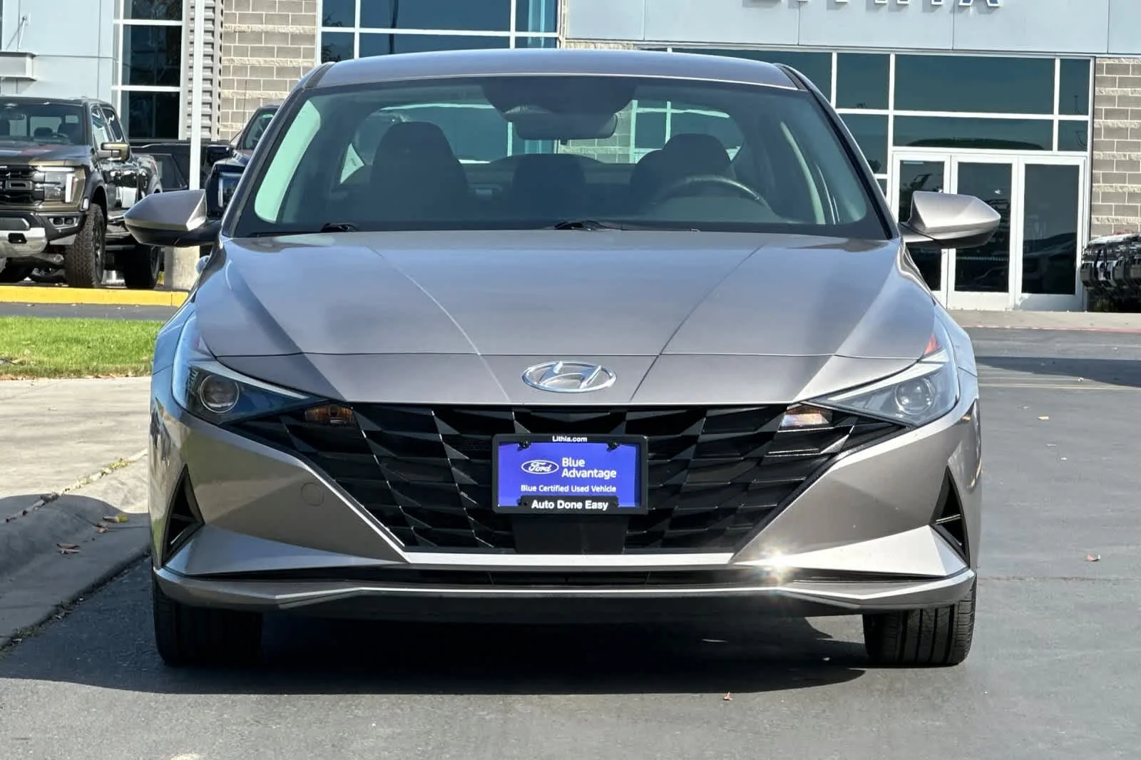 Certified Used 2023 Fluid Metallic Hyundai SEL image 10
