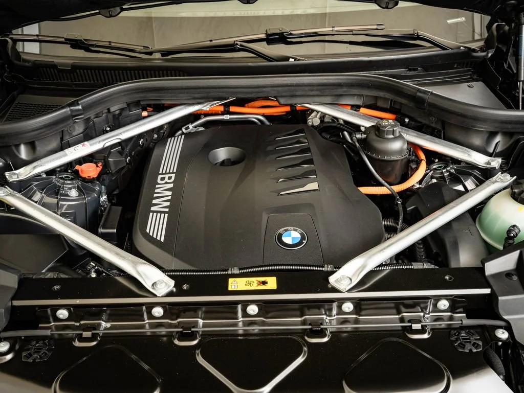 New 2026 Gray Metallic BMW xDrive50e image 47