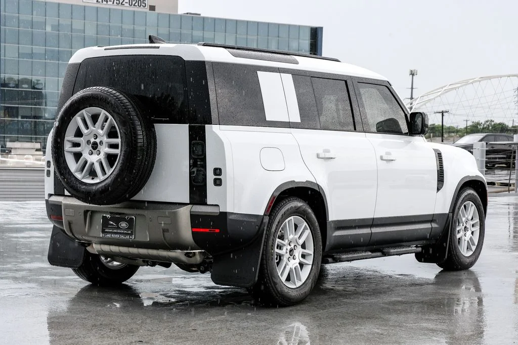New 2026 Borasco Grey Metallic Land Rover S image 8
