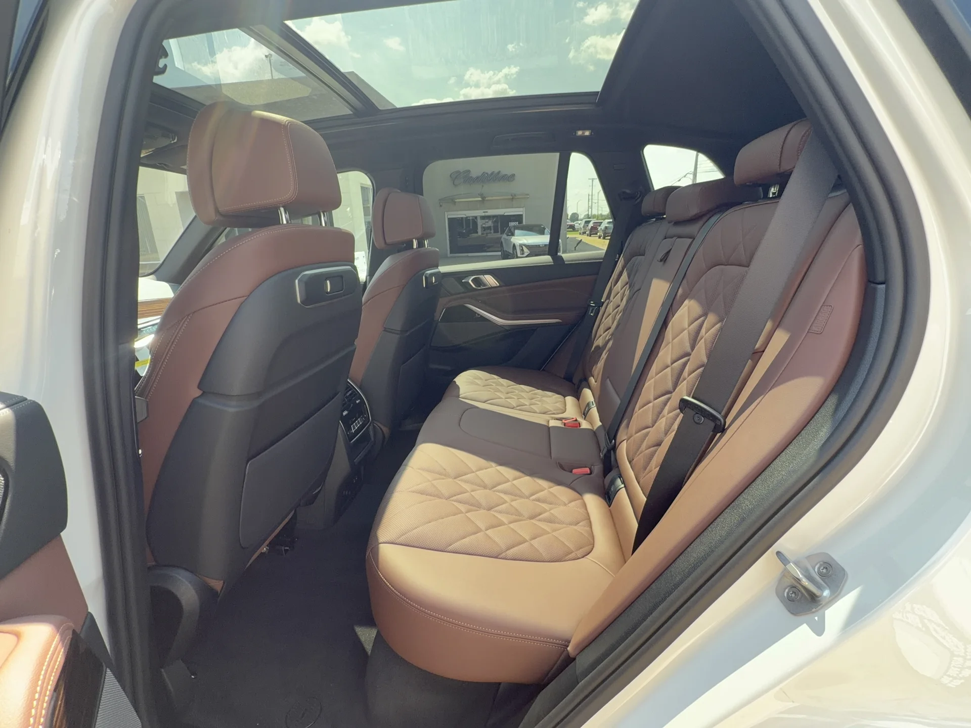 New 2026 Alpine White BMW xDrive50e image 28