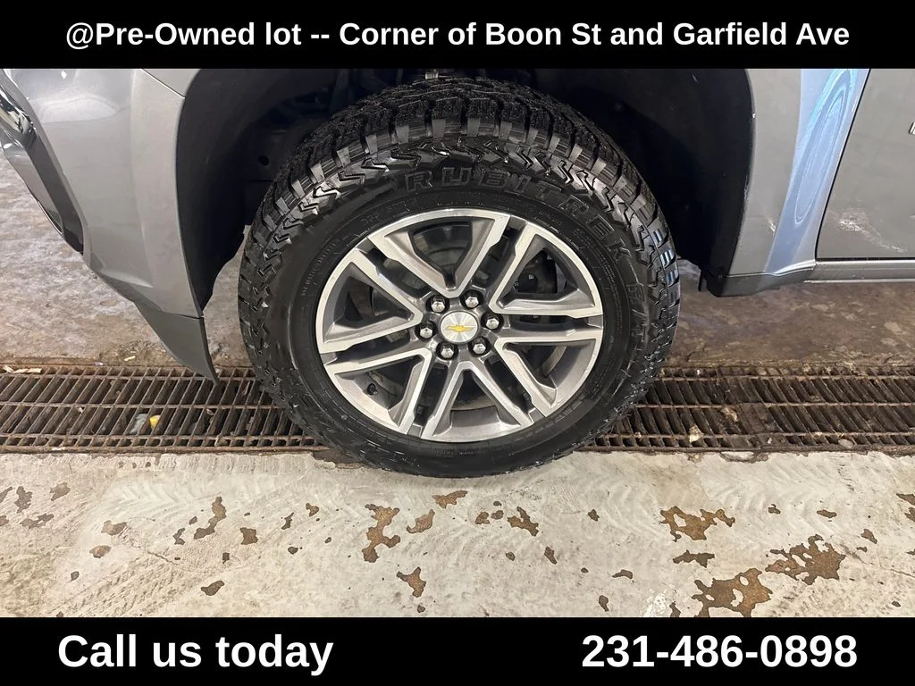Used 2021 Gray Chevrolet LT image 11
