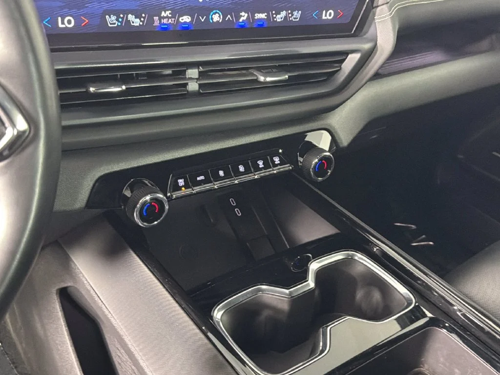 Used 2025 Riptide Blue Metallic Chevrolet LT - Extended Range image 23