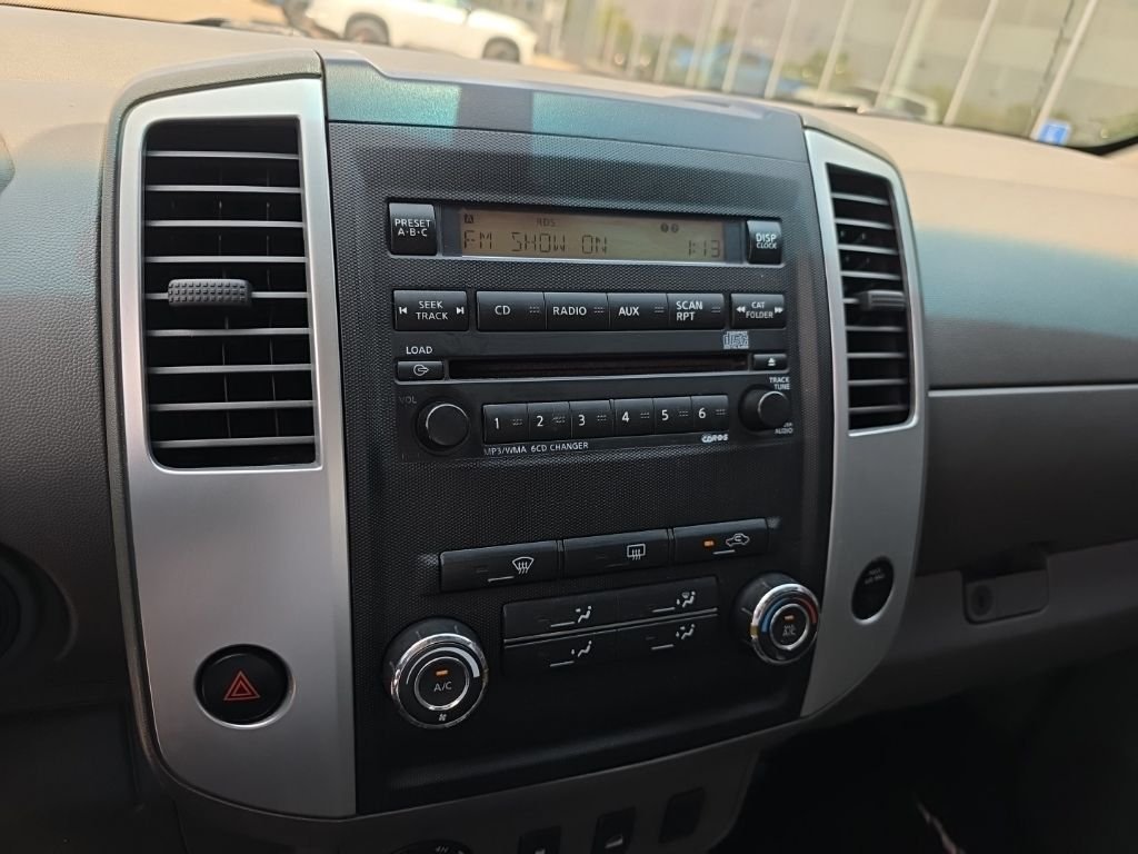 Used 2012 Silver Nissan SV image 7