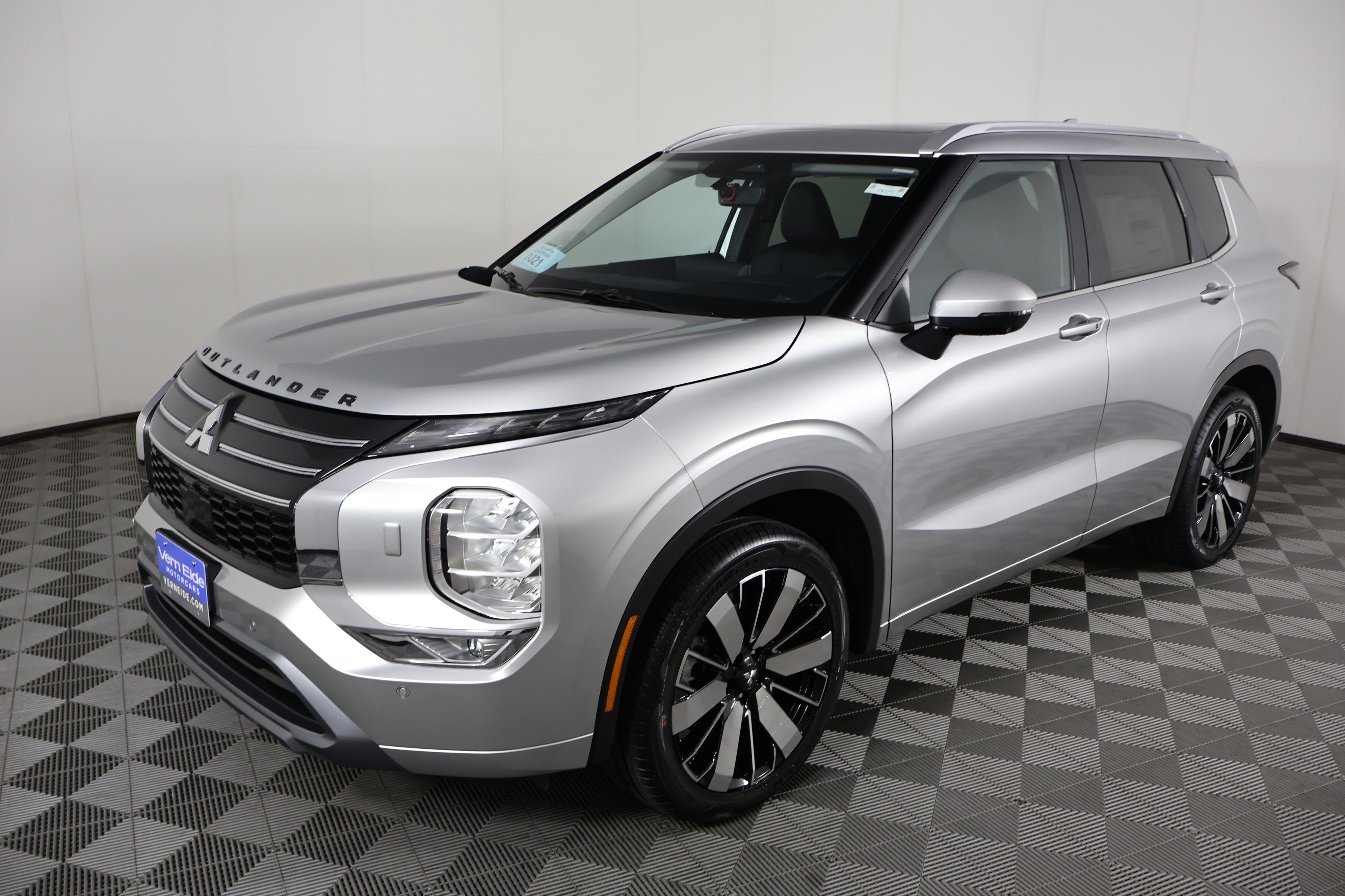 2026 Mitsubishi Outlander SEL - Photo 10
