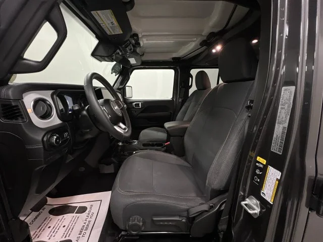 2025 Jeep Wrangler 4-Door Sahara - Photo 19
