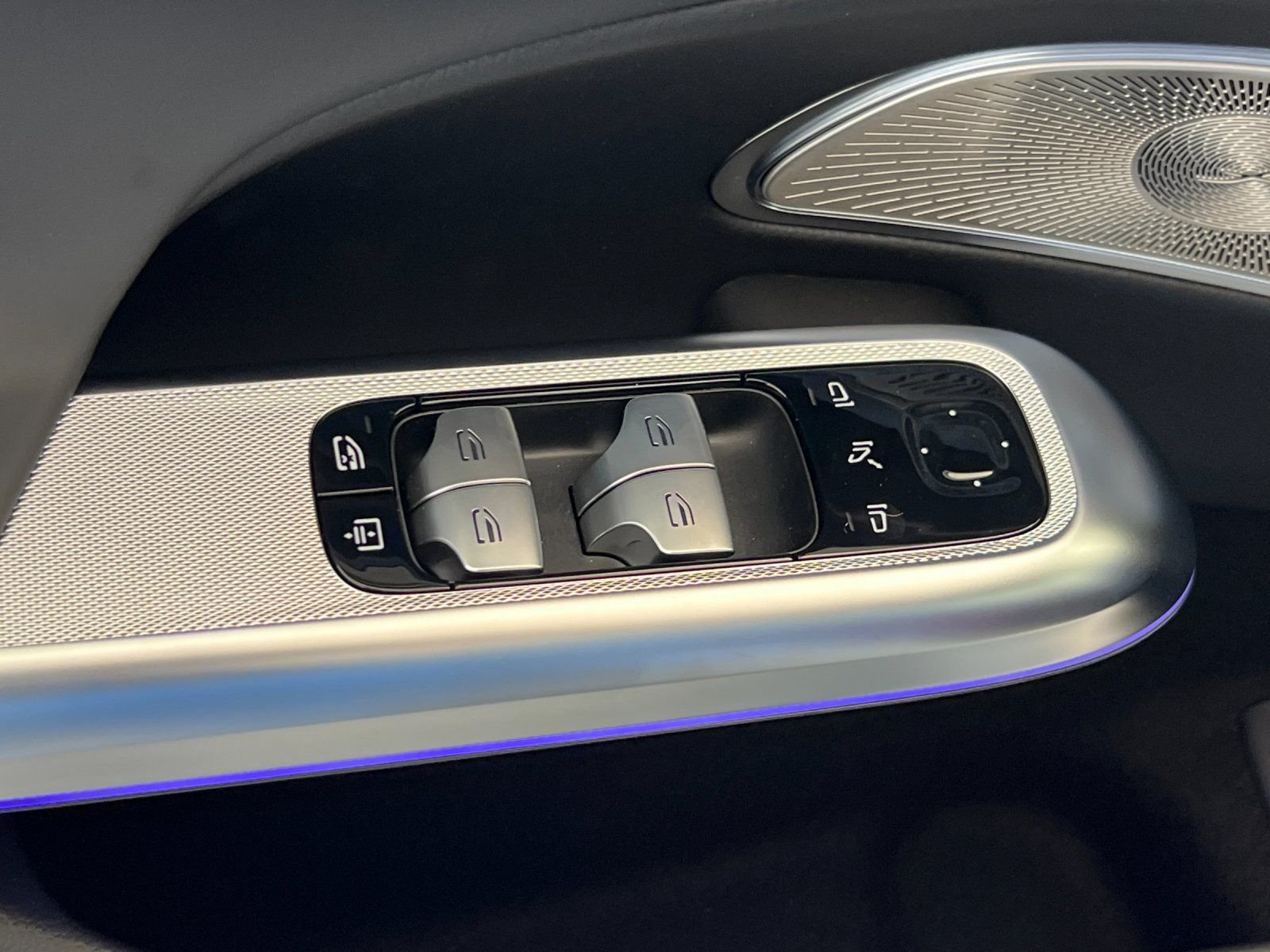 New 2026 MANUFAKTUR Alpine Grey Mercedes-Benz E 53 AMG® image 15