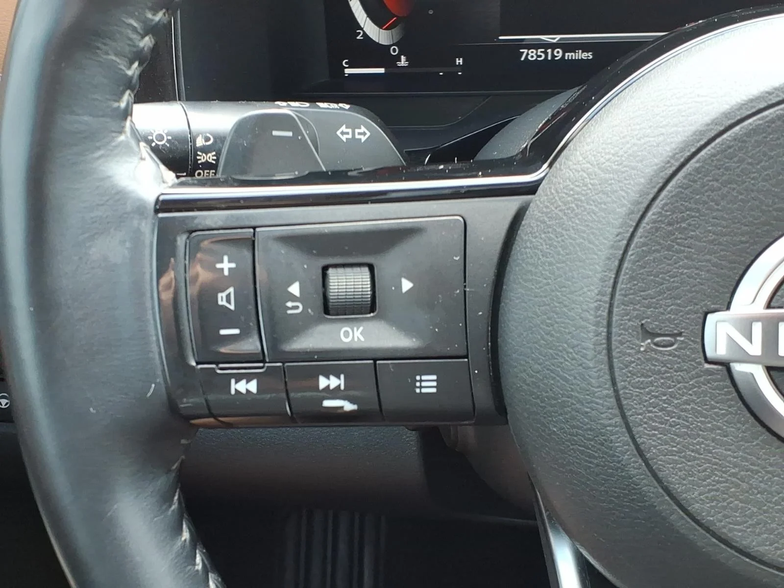 2023 Nissan Pathfinder Platinum Silver at Robbins Nissan