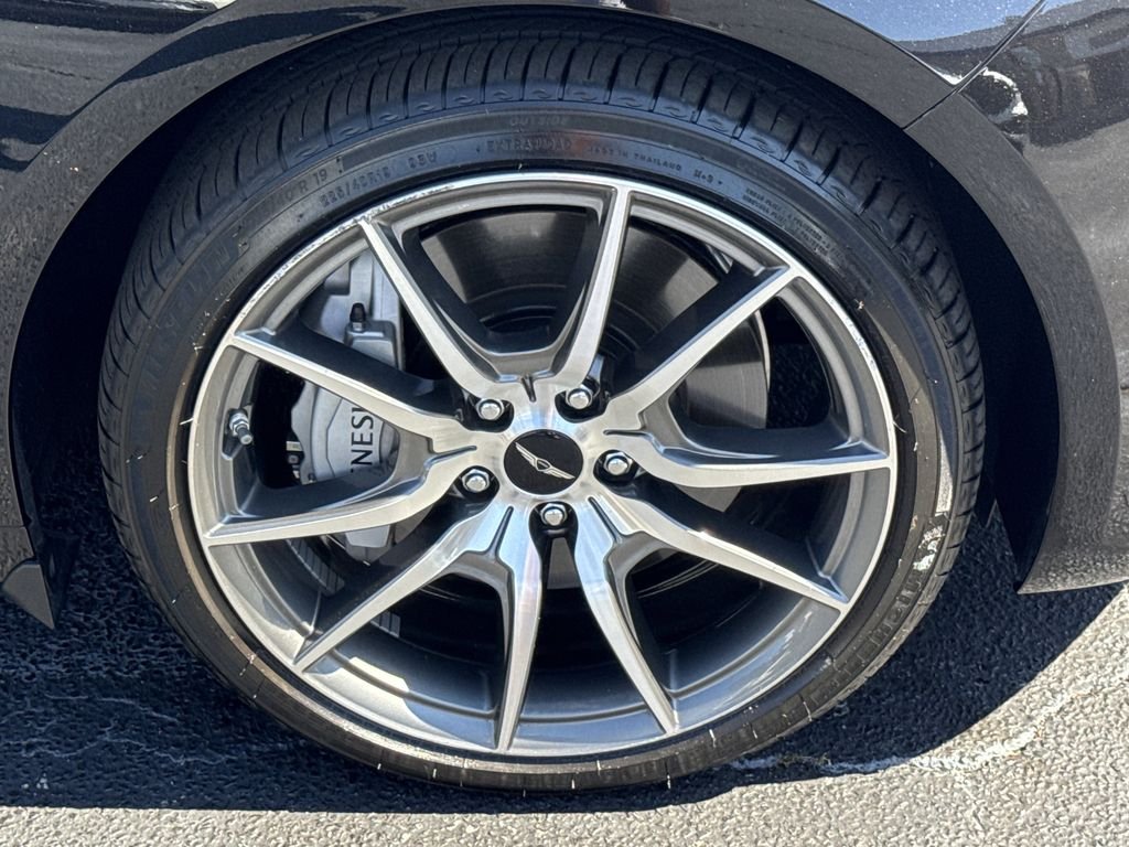 Used 2025 Black Genesis 2.5T image 12