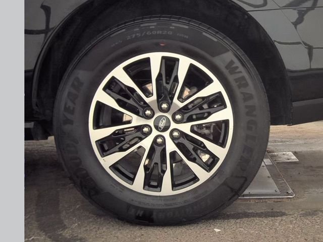 Used 2025 Black Ford Platinum image 26