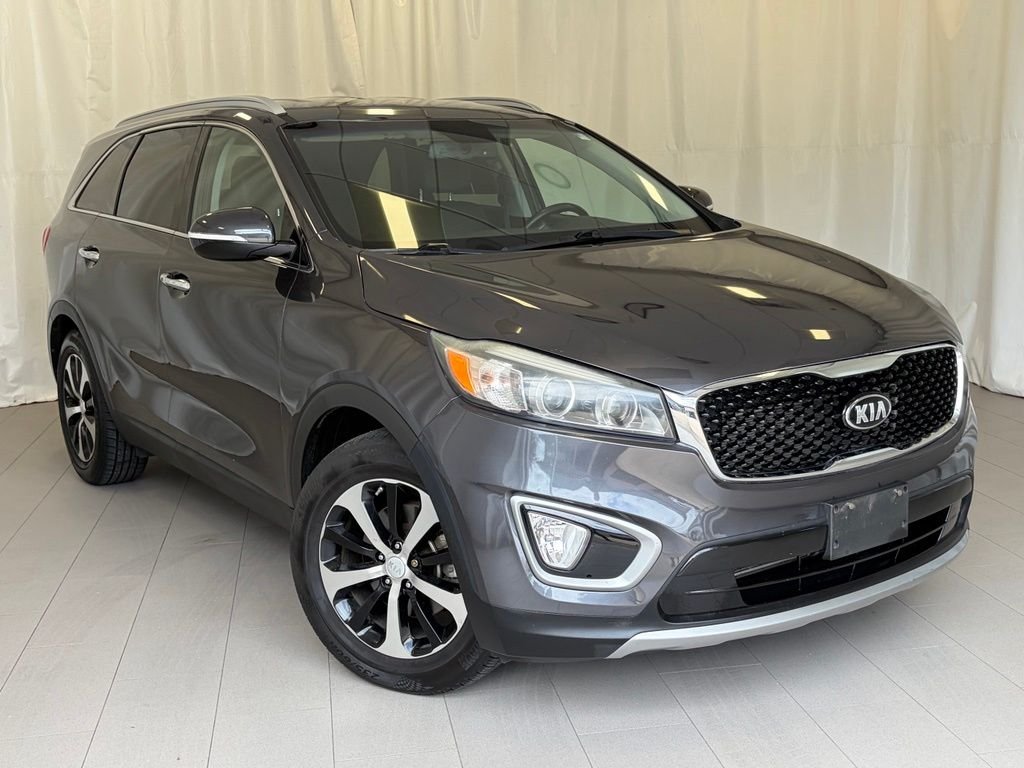 Used 2017 Platinum Graphite Kia EX image 5