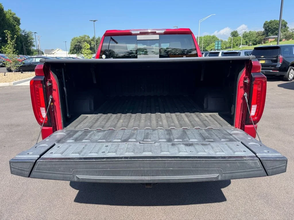 Used 2021 Red GMC SLT image 16