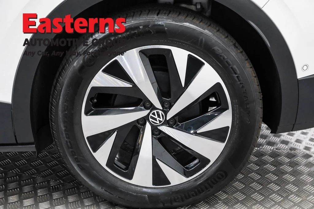 Used 2024 White Volkswagen Standard image 30