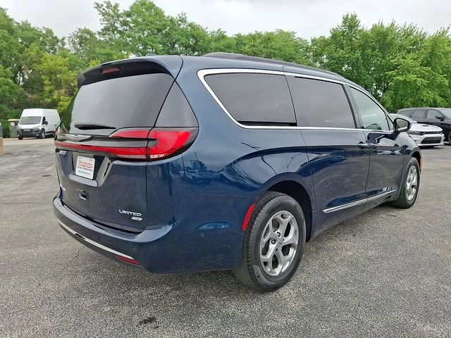 Used 2022 Blue Chrysler Limited image 11