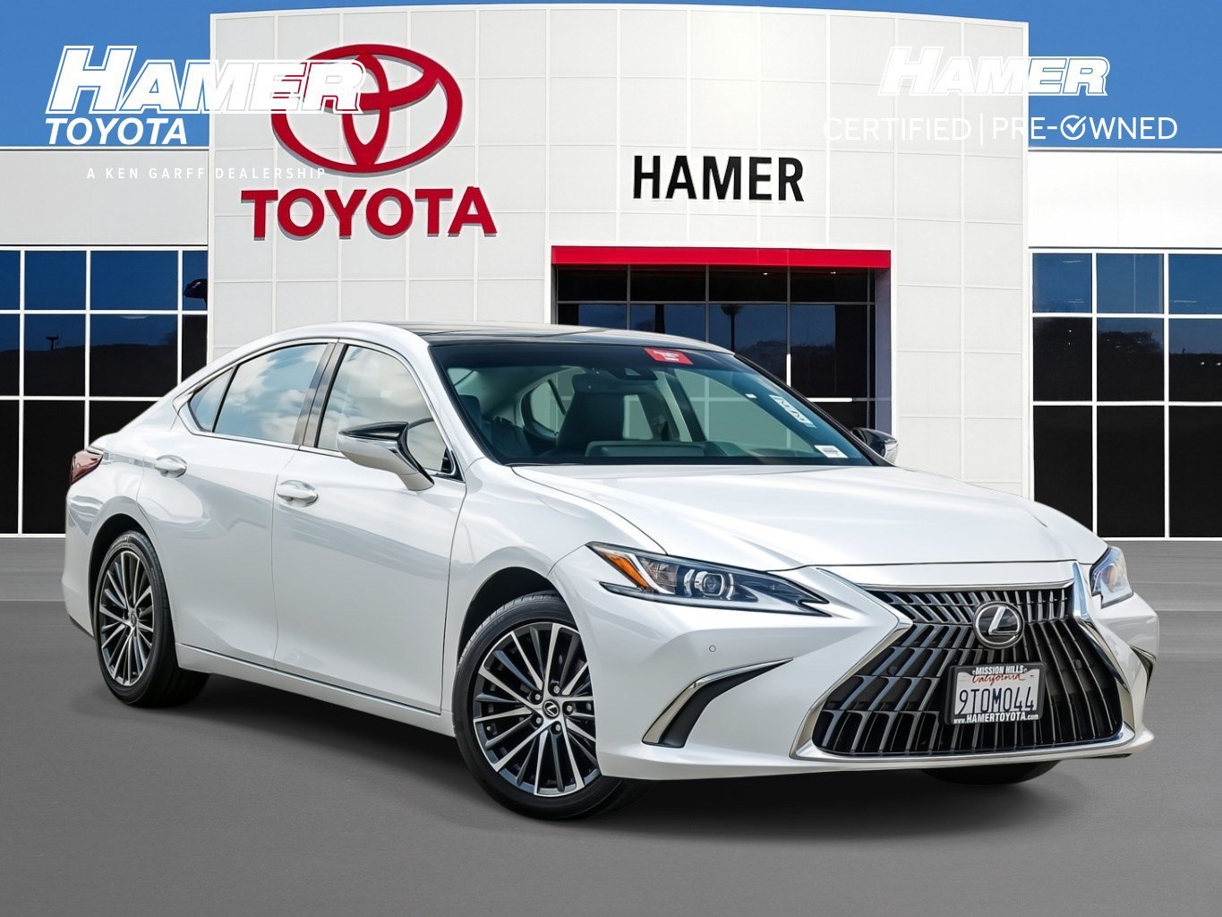 Used 2025 Eminent White Pearl Lexus 350 image 1