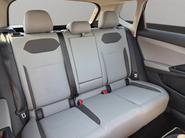 Used 2023 White Volkswagen SE image 18