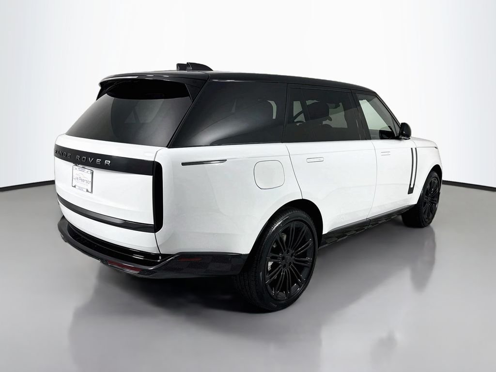 New 2026 Fuji White Land Rover SE image 9